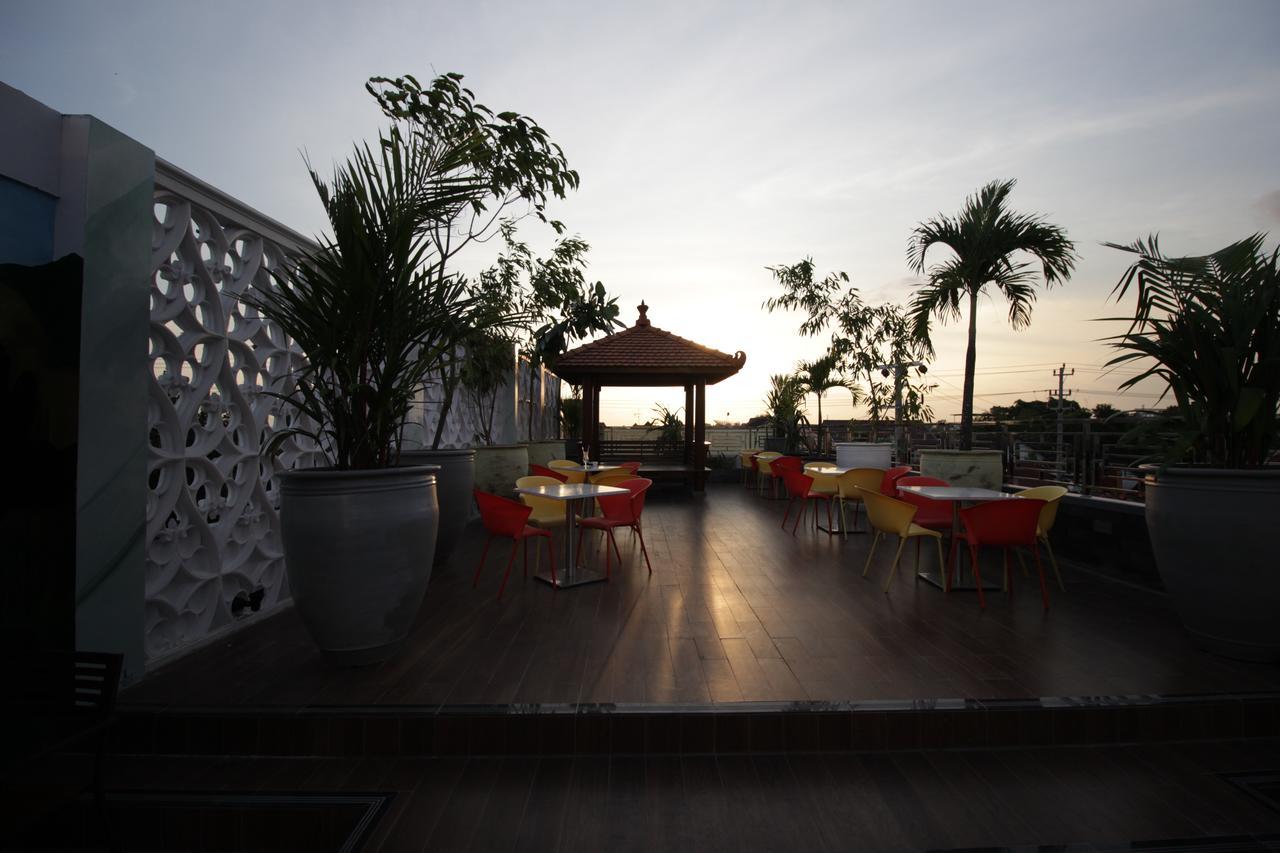 Forriz Hotel Yogyakarta Bagian luar foto